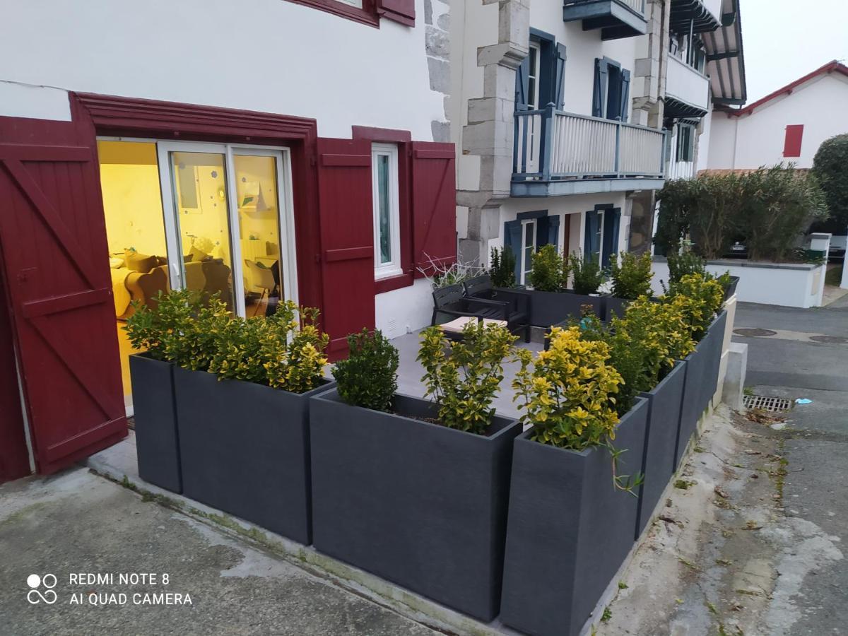 appartement rez de chaussée 2 chambres avec terrasse Cambo-les-Bains Exterior foto