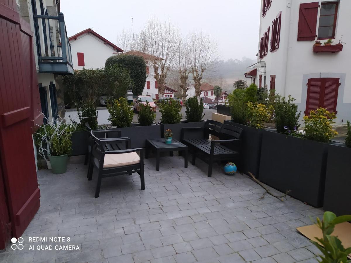 appartement rez de chaussée 2 chambres avec terrasse Cambo-les-Bains Exterior foto